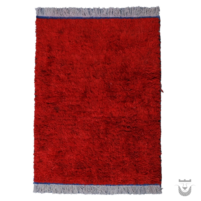 Crimson Persian Kilim: A Vibrant Masterpiece