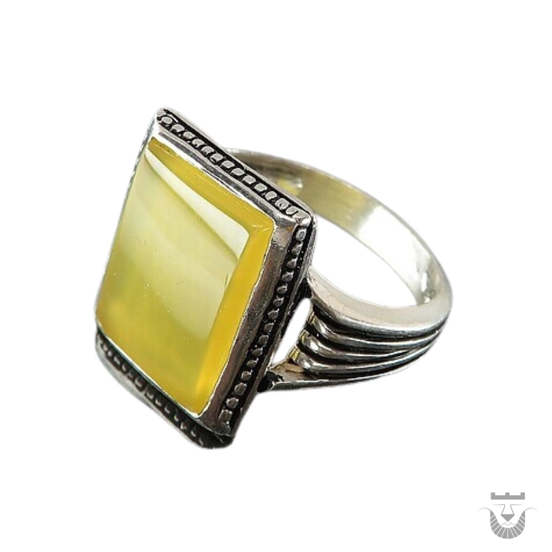 Persian Islamic Silver Ring with Yellow Agate (Sharaf al-Shams)