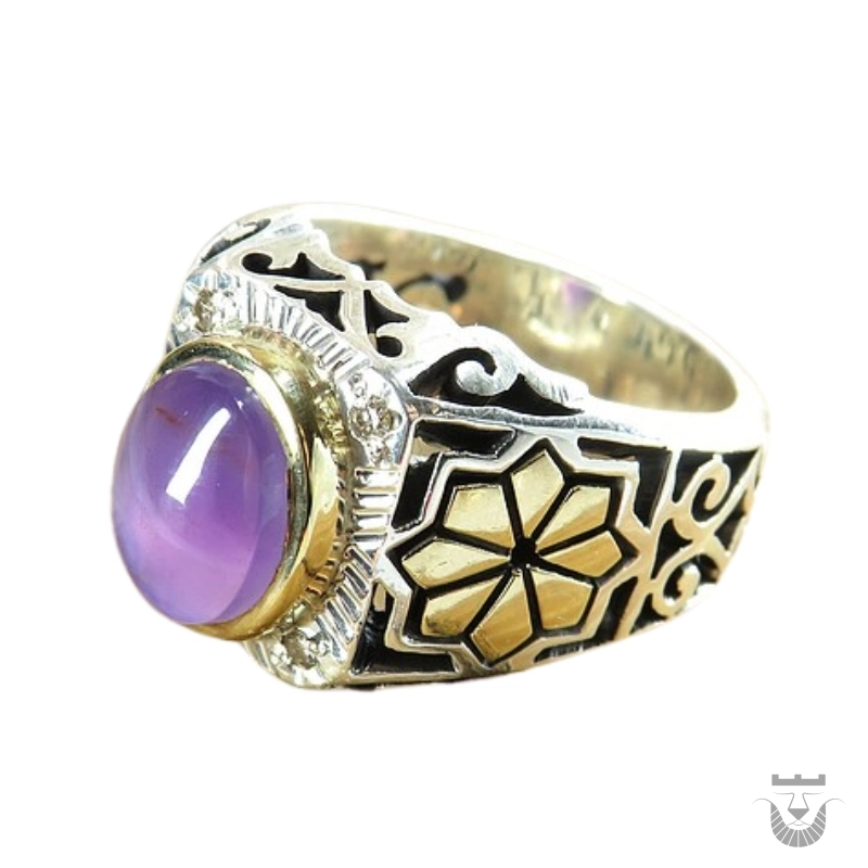 Luxurious Persian Handmade Ring: Yemeni Light Purple Agate Silver