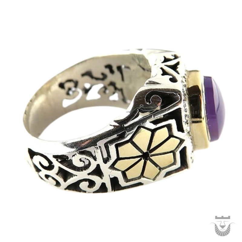Luxurious Persian Handmade Ring: Yemeni Light Purple Agate Silver